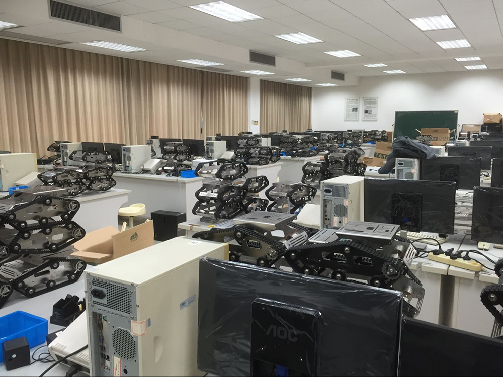 小R科技與浙江大學(xué)達(dá)成合作，首期500臺(tái)機(jī)器人入駐浙大實(shí)驗(yàn)室